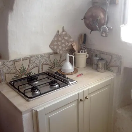 Borgo Trulli 1789 Bed & Breakfast 4*